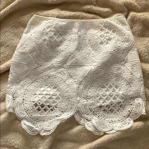 NWOT SIGNATURE 8 CROCHET SHORTS MEDIUM